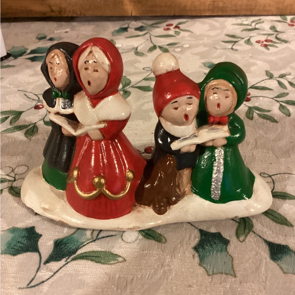 Vintage Mini Fiber Optic Musical Tree & Hand-painted Ceramic Carolers - Picture 6 of 9